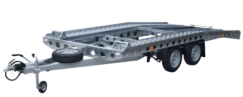 Přepravník automobilů s nájezdy